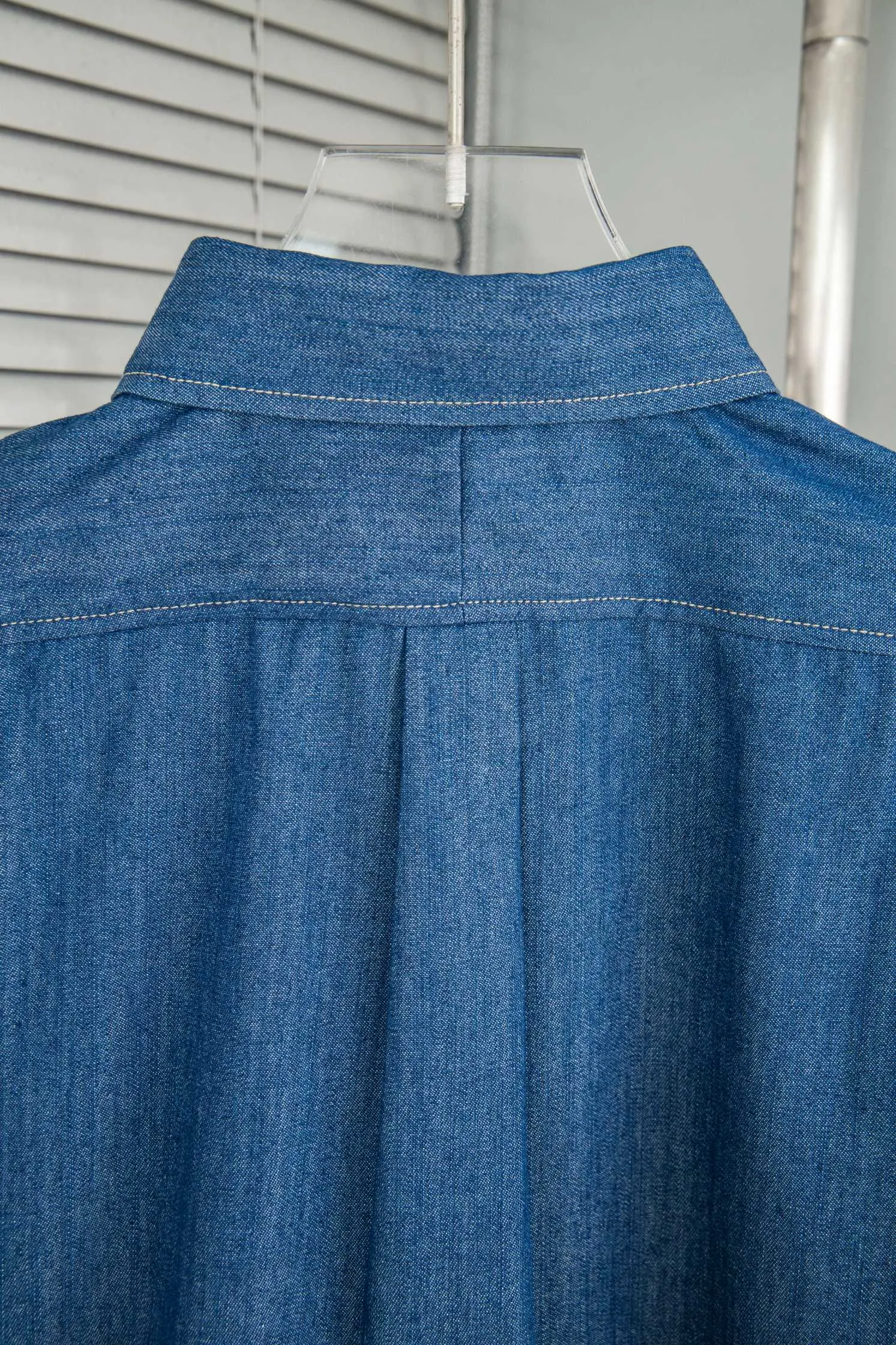 🅿️250 New: Style number: B115 Ralph Lauren/Ralph Lauren classic color small label couple's washed denim long-sleeved shirt 1️⃣ Made of high-quality denim fabric, the upper body is soft and comfortable, extremely delicate, has a solid, smooth and soft feel, and the fabric does not wrinkle, and the feel is invincible. The details are handled perfectly! 2️⃣Adopting the washing process, the workmanship details are perfectly controlled. They are all hemmed with vest technology, and the inside of the sleeves are also different. Different from the four-needle and five-thread workmanship, the collar is also designed with interlining, which shows high-end fashion and individuality. The style is fashionable, simple and elegant! 3️⃣It is very youthful and energetic, and can be easily worn by both men and women. It is very in line with the fashion aesthetic concepts of today's young people! Color: light blue, dark blue Size: S, M, L, XL